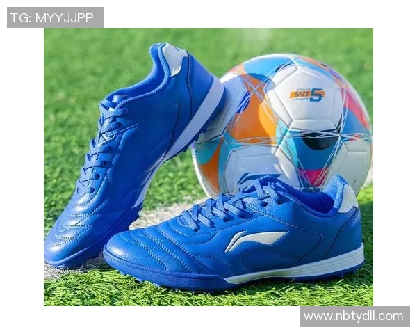 球星为何青睐特定品牌足球鞋解析与影响因素探讨 球星为何青睐特定品牌足球鞋解析与影响因素探讨