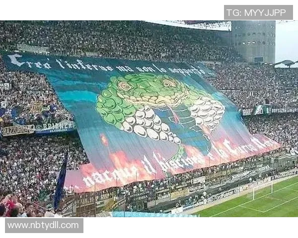 退役足球球星重返赛场回顾经典瞬间点燃球迷热情